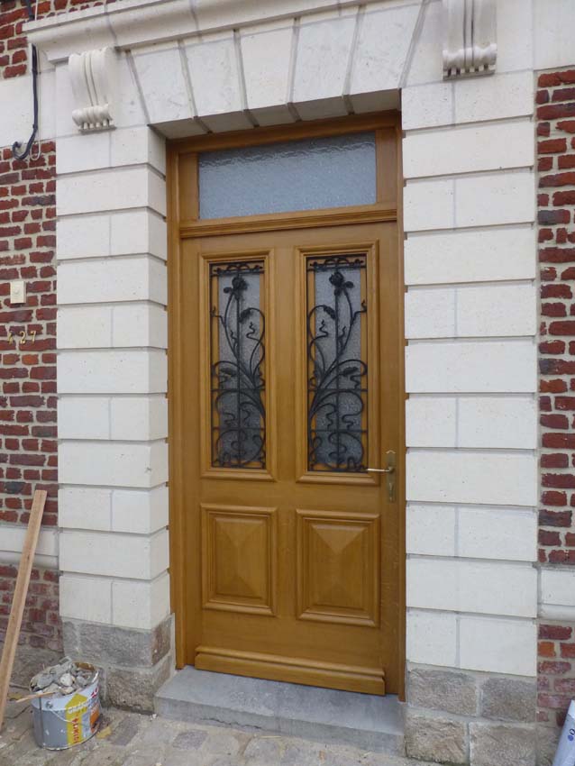 Porte d entree chene 02 descamps diffusion solesmes